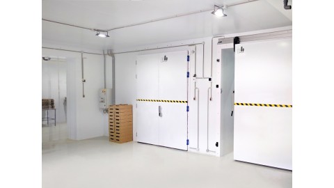 Холодильные камеры из сэндвич-панелей промышленной серии с ППУ 100 мм